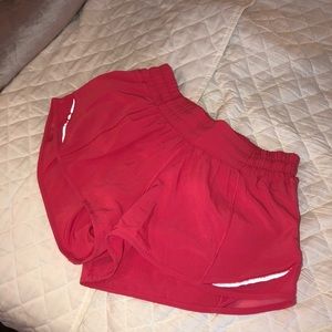Lululemon hotty hot short 2.5”